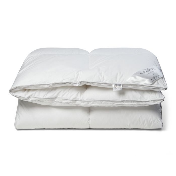 Dobbelt helårsdyne 200x220 cm - Blød og fyldig dunfiber dobbeltdyne - Nordstrand Home dobbelt fiberdyne